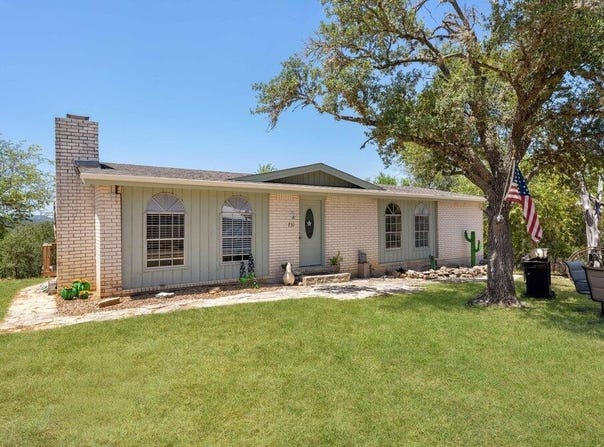 731 W Mountain View Trail, Pipe Creek, TX 78063