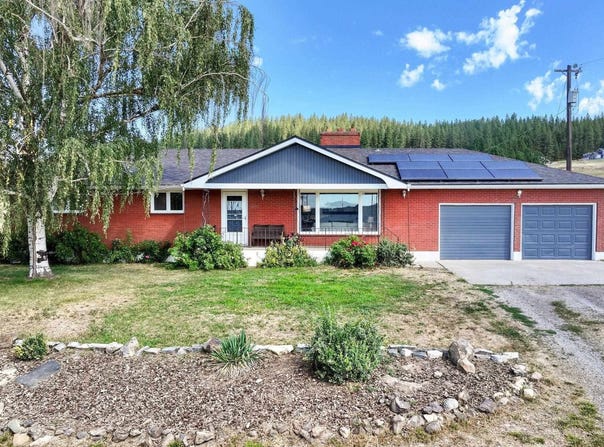 6817 E Big Meadows Rd, Chattaroy, WA 99003
