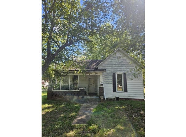 106 W Boyle Ave., Earlington, KY 42410