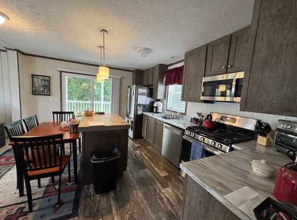 142 Apollo, Flushing, MI 48433