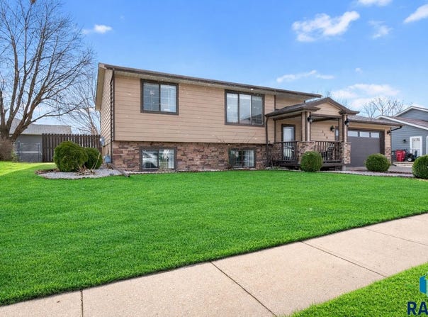 330 N James Ave, Tea, SD 57064