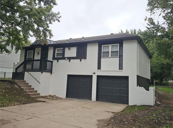 816 Oxford Drive, Independence, MO 64015
