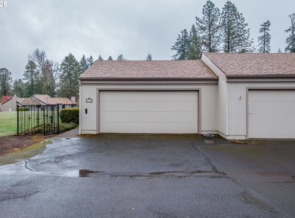 6680 CONTINENTAL CIR, Salem, OR 97306