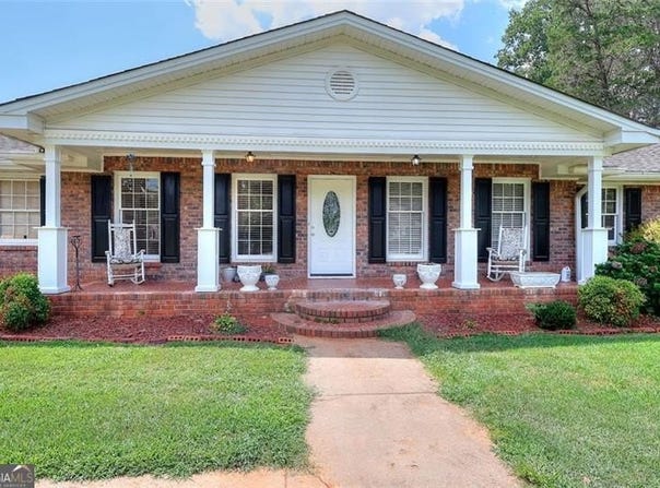 1605 Lake Lucerne, Lilburn, GA 30047