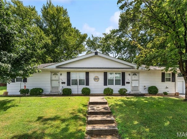 236 & 238 E 5th Street, Trenton, IL 62293