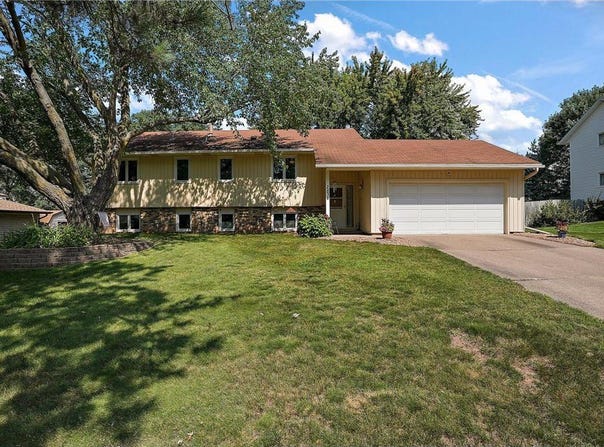 2834 Wildcrest Lane, Stillwater, MN 55082