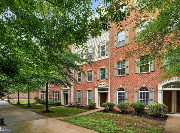 2621 EASTBOURNE DR, WOODBRIDGE, VA 22191