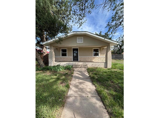 214 E Wichita Street, Miami, TX 79059