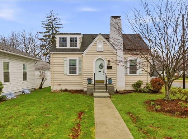 287 Parkside Drive, Warwick, RI 02888
