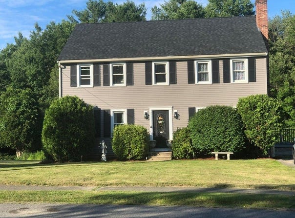 219 Fernwood Dr, Gardner, MA 01440