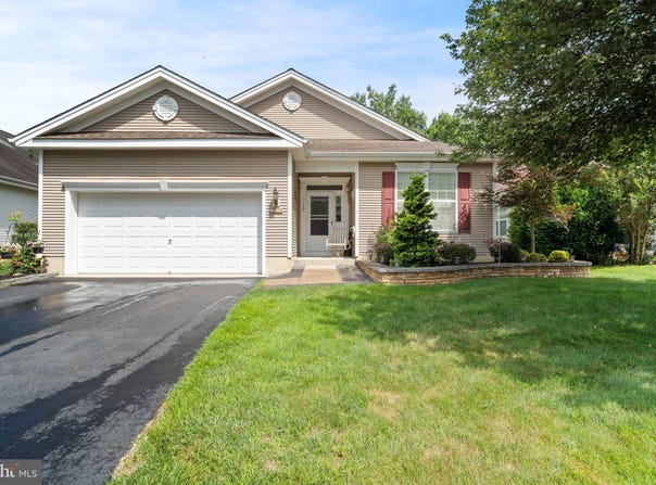 113 LAKELAND DRIVE, BARNEGAT, NJ 08005