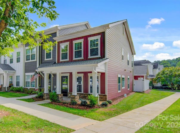 1801 Edgewater Drive NW, Conover, NC 28613