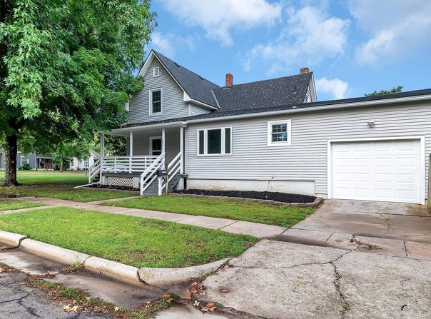 1301 E 11th Ave., Winfield, KS 67156