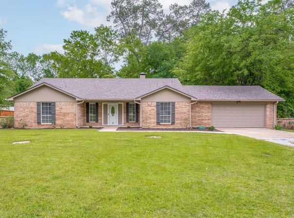 906 N Tyler Street, Big Sandy, TX 75755