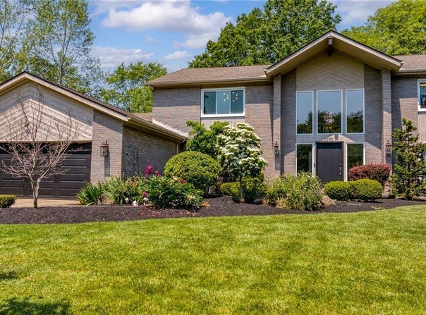 25901 Annesley Road, Beachwood, OH 44122