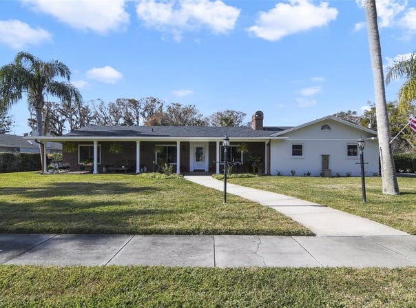 1401 LAKE SHORE BOULEVARD, TAVARES, FL 32778