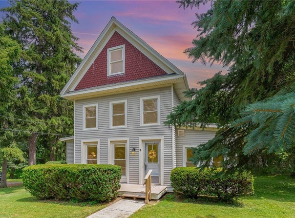 2 Michigan St, East Bloomfield, NY 14469