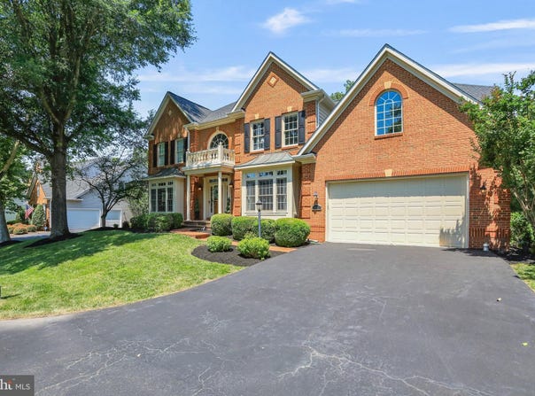 18301 MID OCEAN PLACE, LEESBURG, VA 20176