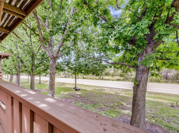 45 Oaks PL, Lago Vista, TX 78645