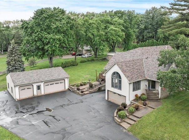 1901 Lexington Avenue S, Mendota Heights, MN 55118