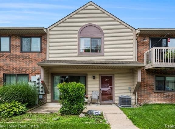 399 Spring Brooke Drive, Brighton, MI 48116