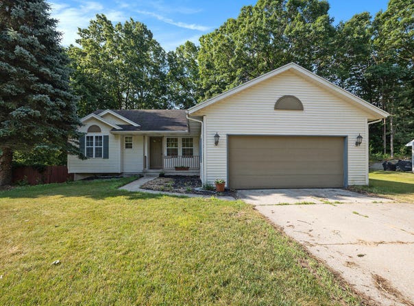1972 RED PINE DRIVE, DORR, MI 49323