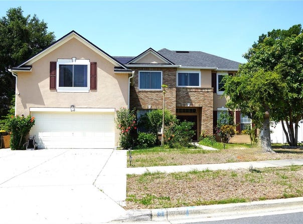 211 HUNT STREET, CLERMONT, FL 34711
