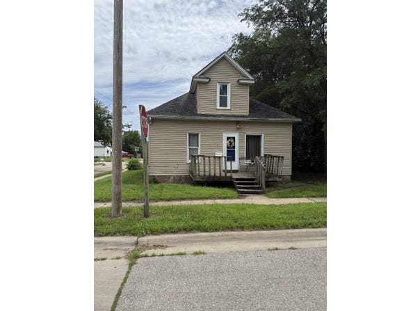 448 Cherry Street, Waterloo, IA 50703