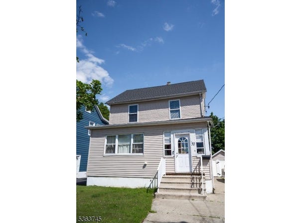 50 Heald St, Carteret Boro, NJ 07008-2704