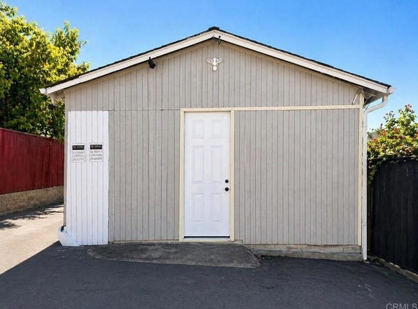 208 E Mission Road, Fallbrook, CA 92028