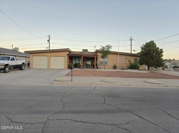 7000 Armistad Avenue, El Paso, TX 79912
