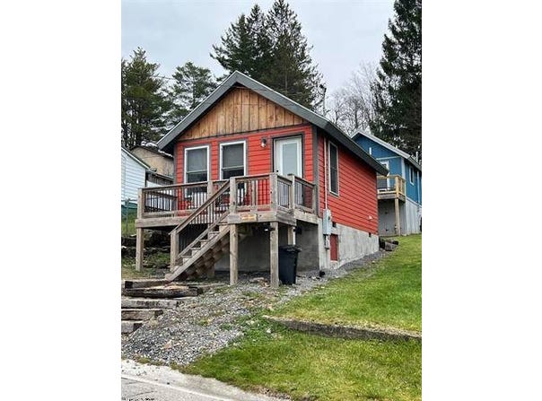 128 Brown Street, Thomas, WV 26292