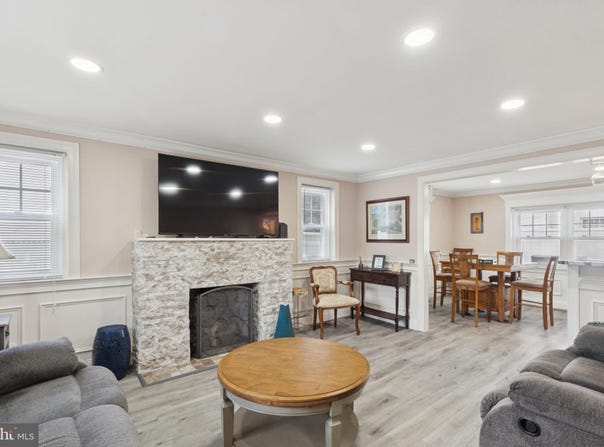 419 N YORK ROAD, HATBORO, PA 19040