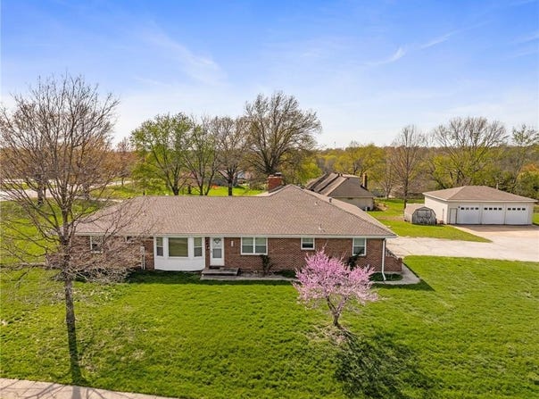 6640 Pflumm Road, Shawnee, KS 66216