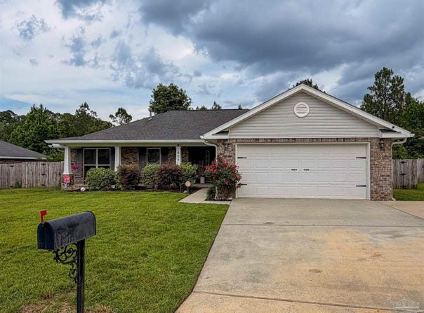 854 Jesse Dr, Cantonment, FL 32533