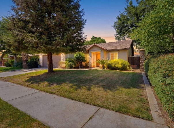 2630 E Parkview Avenue, Visalia, CA 93292