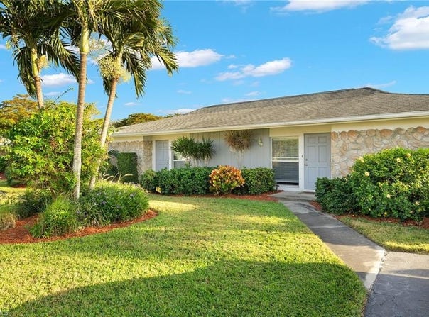 654 Palm View, NAPLES, FL 34110