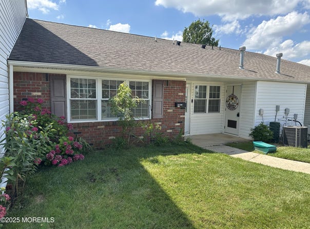 9 Maine Court, Matawan, NJ 07747