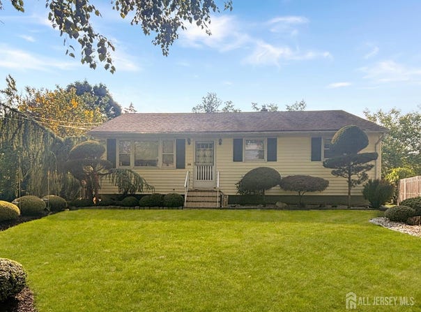 20 Ruby Court, Piscataway, NJ 08854