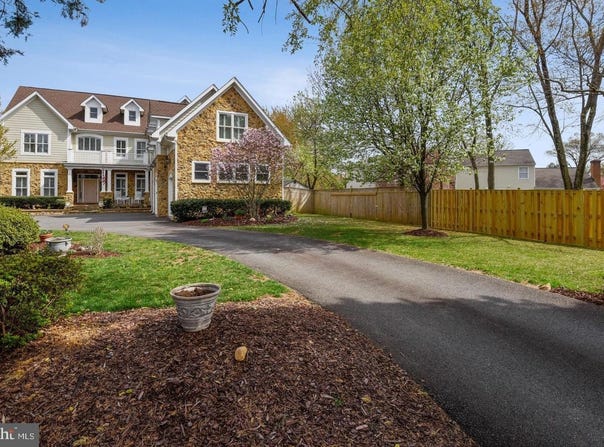 2017 WOODFORD ROAD, VIENNA, VA 22182