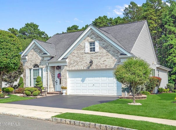 23 Lenox Road, Jackson, NJ 08527