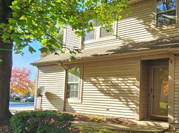215 S Aspen Court unit: 2, Warren, OH 44484