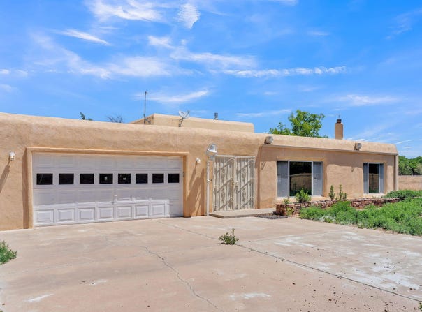 22 Paizalas Drive, Bosque, NM 87006