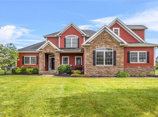2940 Londonbury Street NW, Uniontown, OH 44685