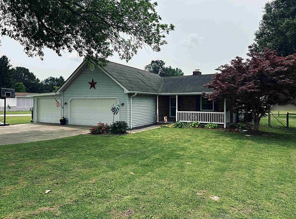 5 E Viola Avenue, Washington, IN 47501