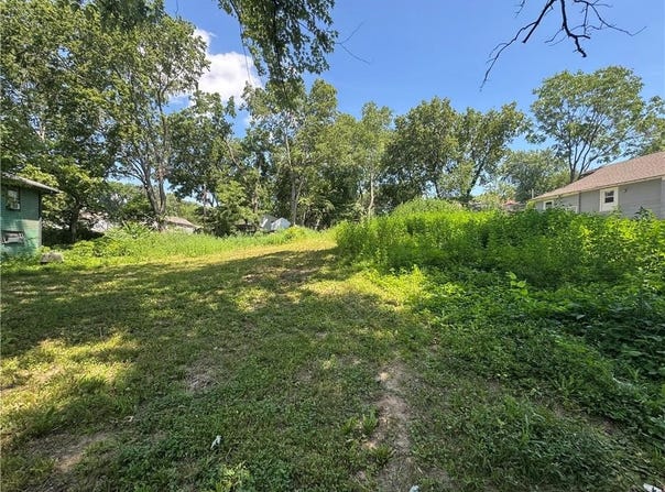3832 Thompson Avenue, Kansas City, MO 64124