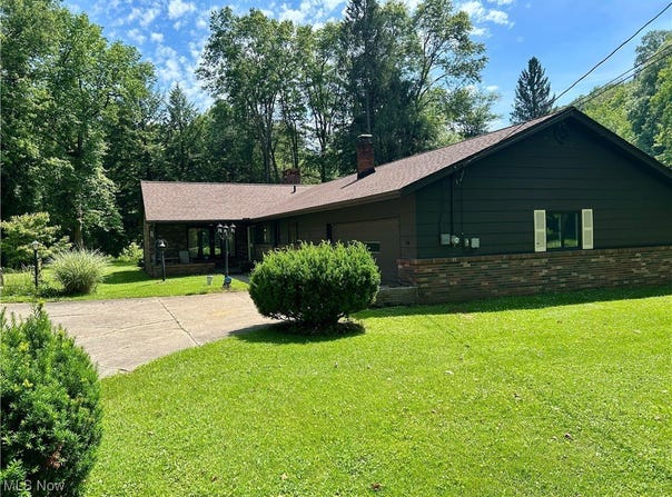 15021 Stillwater Drive, Novelty, OH 44072