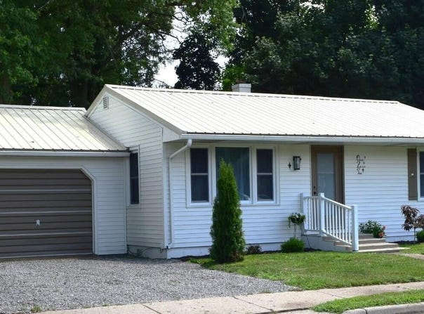 106 Vinewood Avenue, Sturgis, MI 49091
