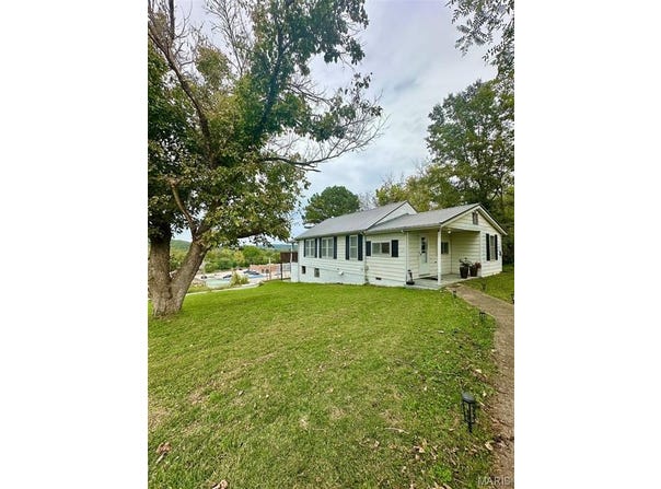 115 Bluff Circle, Waynesville, MO 65583