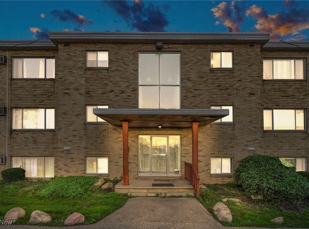 5200 Royalton Road unit: 11-A, North Royalton, OH 44133